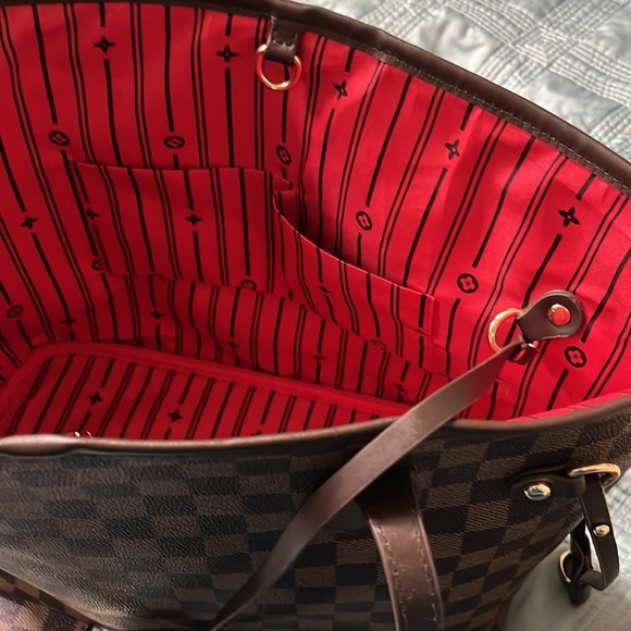 Brown checkered tote with organizational insert - Picture 4 of 4